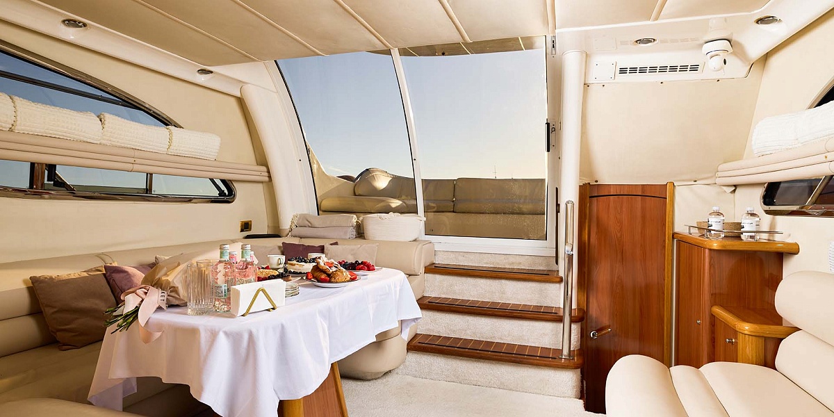 Аренда яхты Sealine F43 Monte Carlo в Питере, Санкт-Петербург